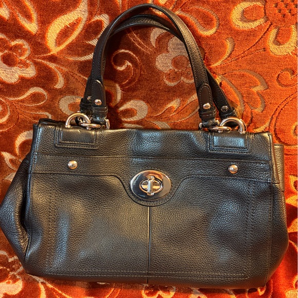 COACH Vintage Leather Turn-lock Shoulder Bag